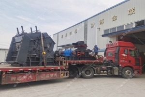 1000*700液壓對輥制砂機(jī)，1210反擊破發(fā)往四川