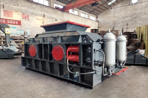 2PGY1000x700全自動(dòng)液壓對輥制砂機(jī)發(fā)貨圖片 