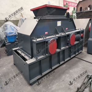 2PG1007型半自動液壓對輥制砂機(jī)發(fā)往河南