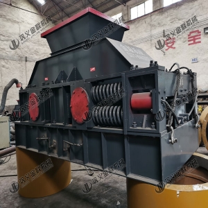 大型1200x800半自動(dòng)對輥制砂機(jī)設(shè)備發(fā)貨圖片