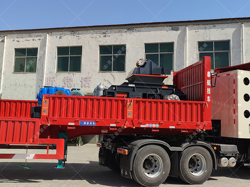 2PGY1000x700全自動液壓對輥制砂機(jī)發(fā)貨圖片 