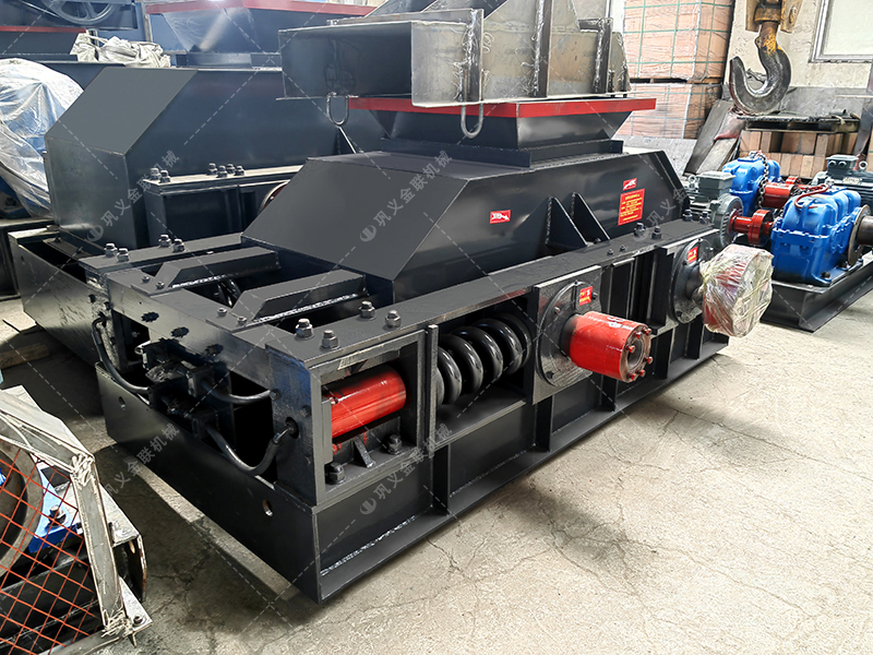 中型2PG800x600直連對輥制砂機(jī)發(fā)往河南