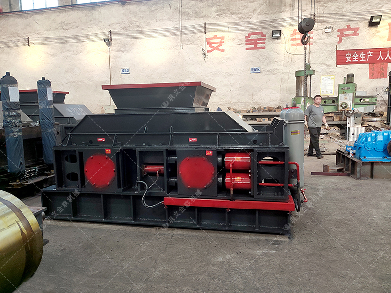 2PG1200x800型液壓對輥破碎機(jī)發(fā)往河南鄭州