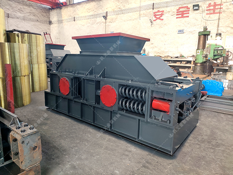 1200x800直聯(lián)式對輥破碎制砂機(jī)發(fā)往湖北武漢