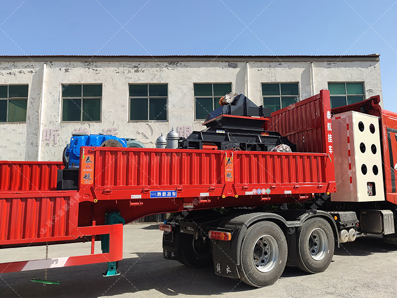 2PG1007中型液壓對輥破碎機(jī)設(shè)備發(fā)貨圖片