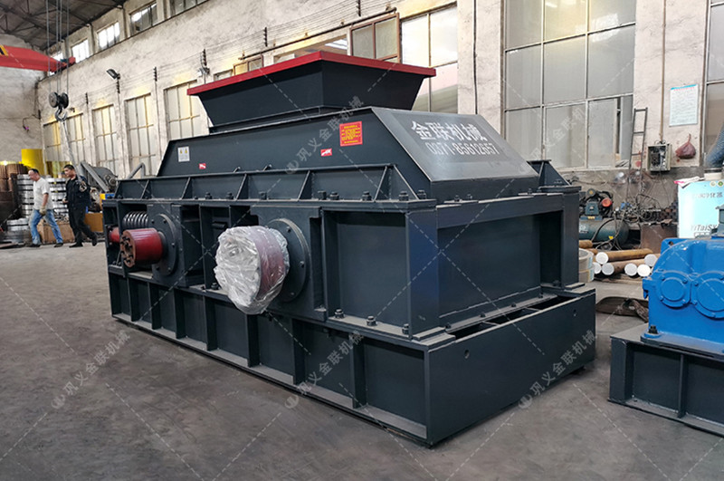 鵝卵石對輥制砂機(jī)設(shè)備的市場價(jià)格差異體現(xiàn)在哪？