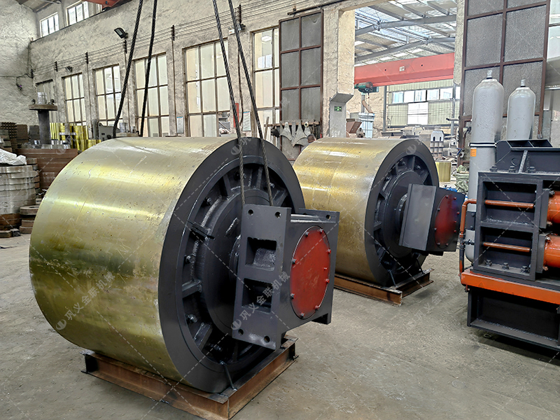 對(duì)輥破碎機(jī)如何選型？出料粒度怎么調(diào)大小？