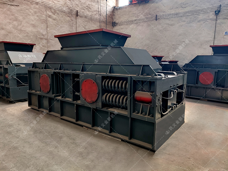 制砂效果好的對(duì)輥破碎機(jī)哪里買更實(shí)惠？