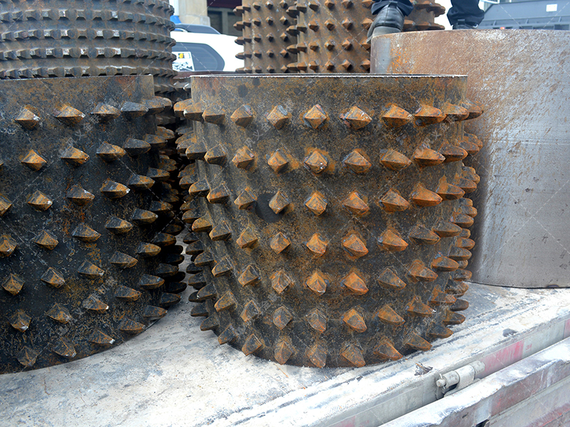 石灰石破碎生產(chǎn)線配雙齒輥合適嗎？關(guān)鍵看這2個指標(biāo)！