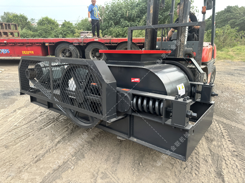 雙齒輥破碎機的獨特輥齒結構，如何同時優(yōu)化破碎效果與能耗？